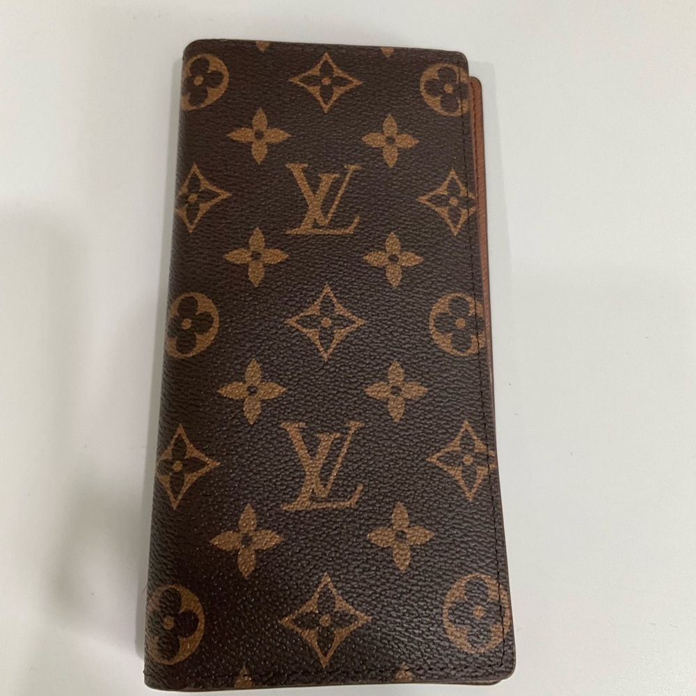 Louis Vuitton Brazza BiFold Wallet